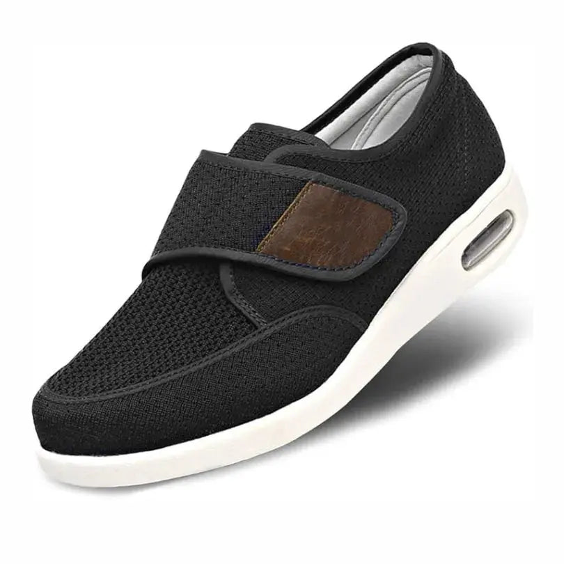 SwellEase™ Men’s diabetic shoes with extra-wide fit