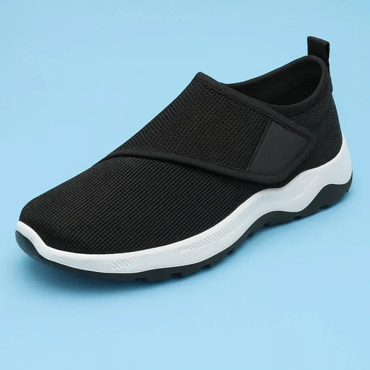 SwellEase™ Men’s diabetic shoes with extra-wide fit 